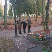 zolnierze pamietaja o przeszlosci w dniu 1 listopada 6